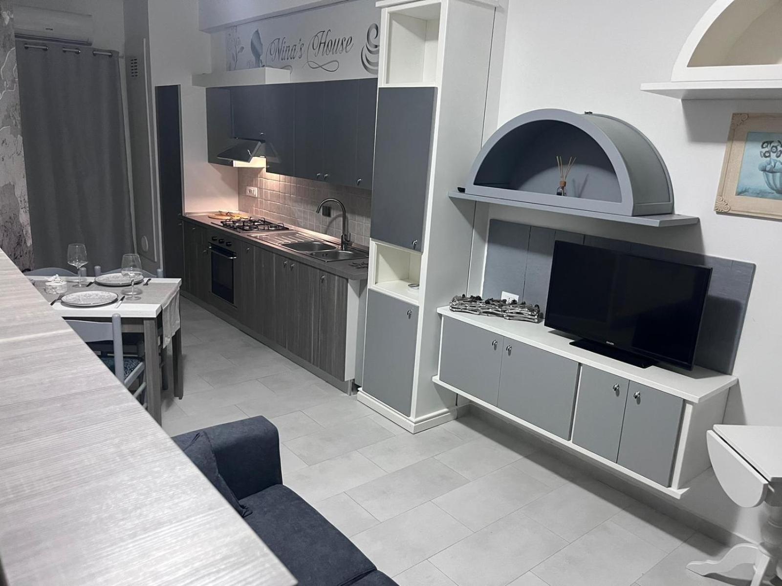 شقة Nina'S House 3 , A 300 Metri Dal Mare Santa Caterina Dello Ionio Marina المظهر الخارجي الصورة