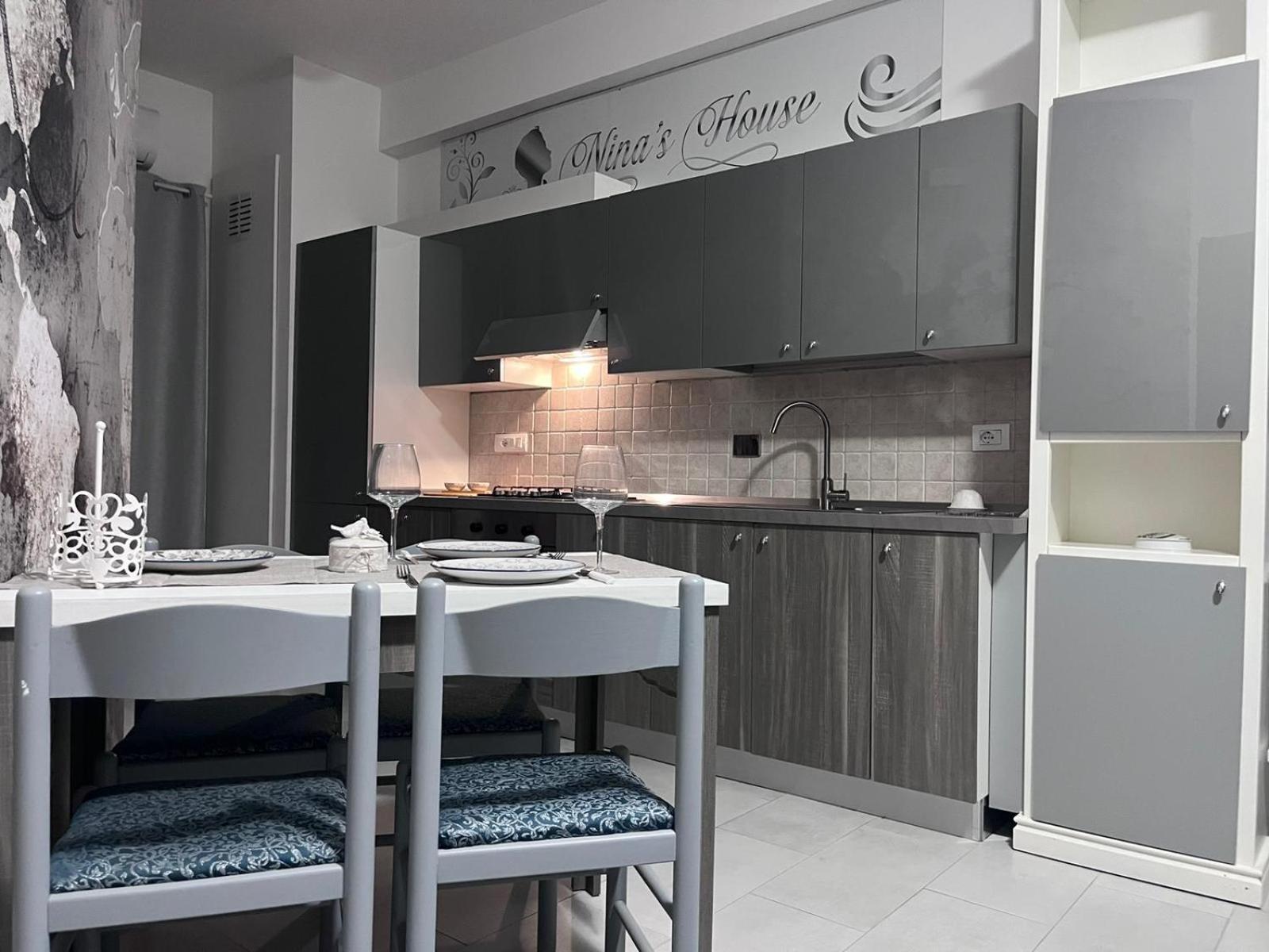 شقة Nina'S House 3 , A 300 Metri Dal Mare Santa Caterina Dello Ionio Marina المظهر الخارجي الصورة